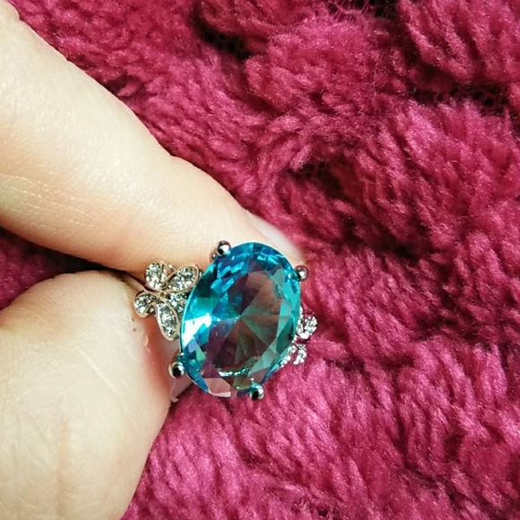 Beautiful blue crystal butterfly ring - Picture 6 of 7